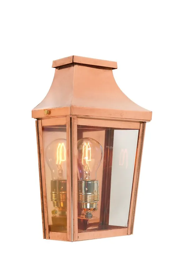 Stilriktig Lampa som passar bra vid många olika tillfällen.