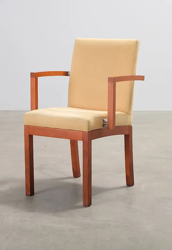 Vacker stol 2024 från No brand.