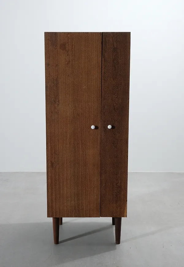 Stilren garderob 2025 från No brand.