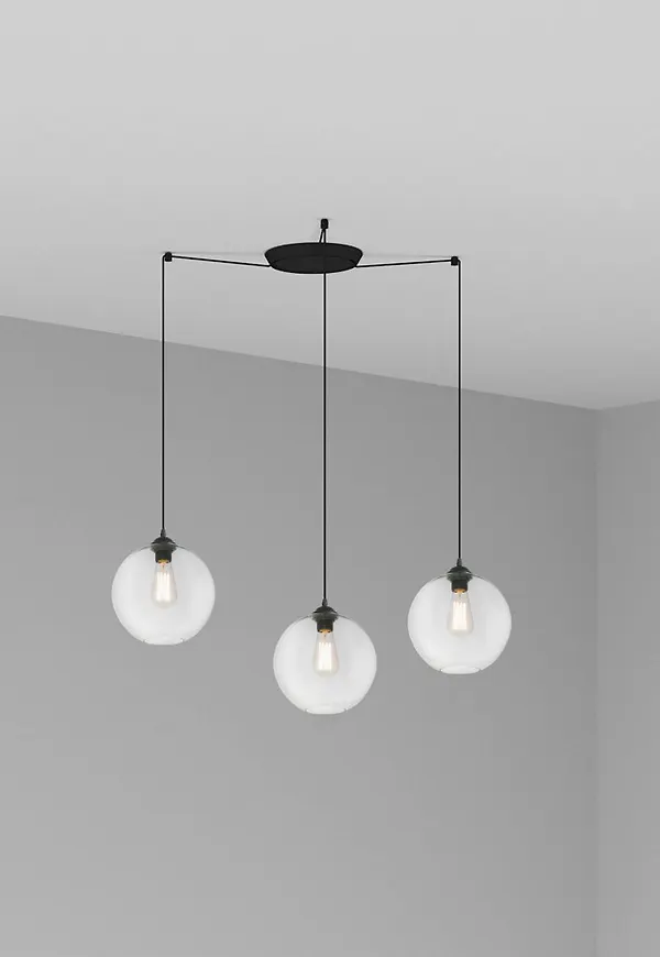 Stilriktig taklampa 2025 från Faro Barcelona.