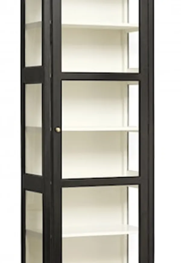 Vacker vitrinskåp 2025 från Nordal.