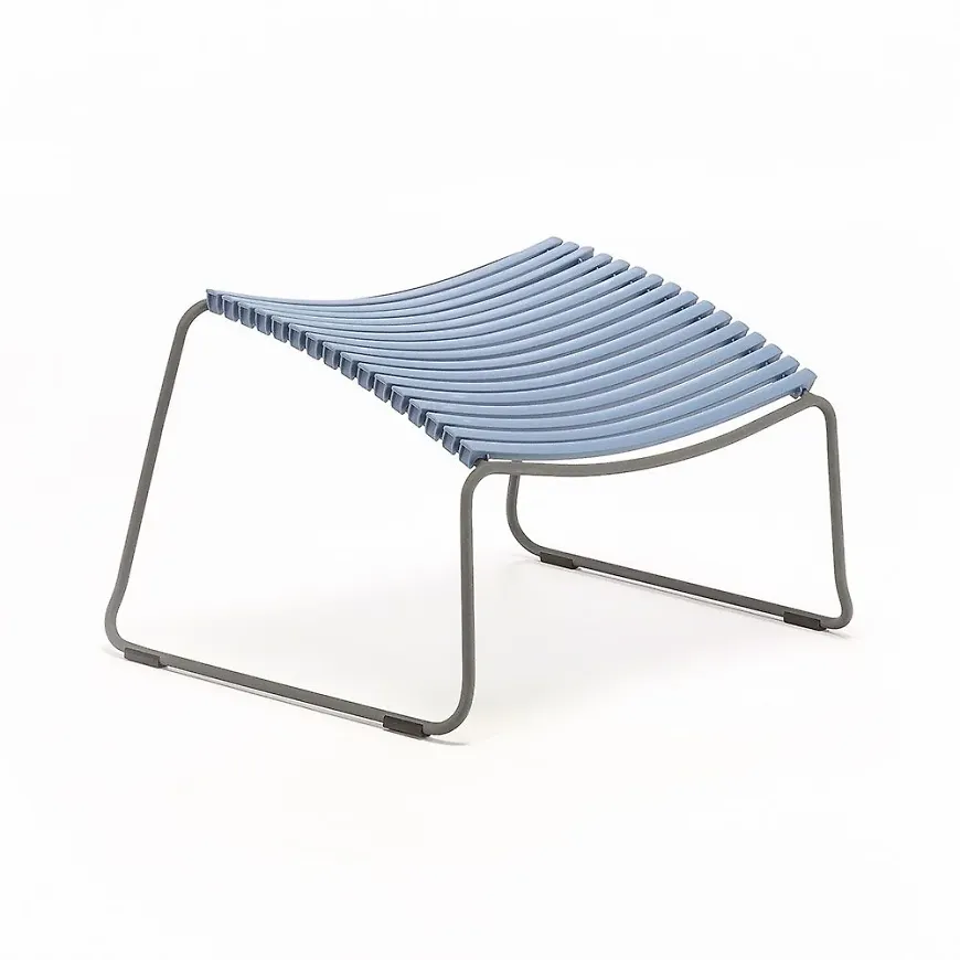 Fin houe matstol i blå färg gjord i aluminium.