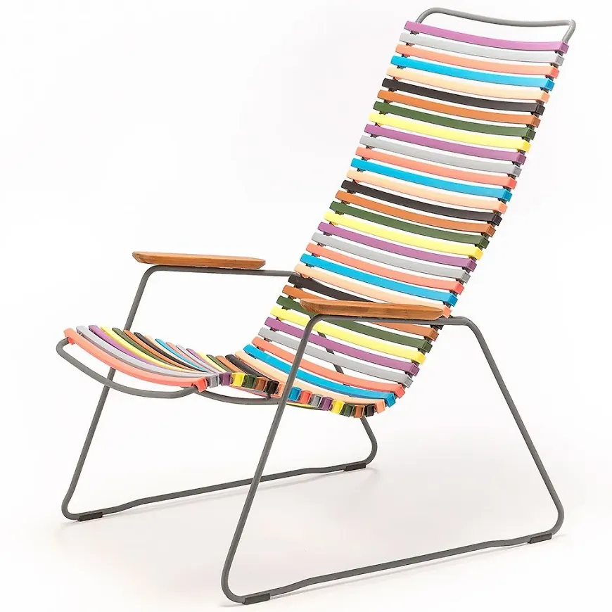 Vacker houe matstol i flerfärgad färg gjord i aluminium.