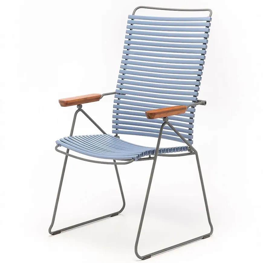 Otroligt snygg matstol i aluminium från Houe.