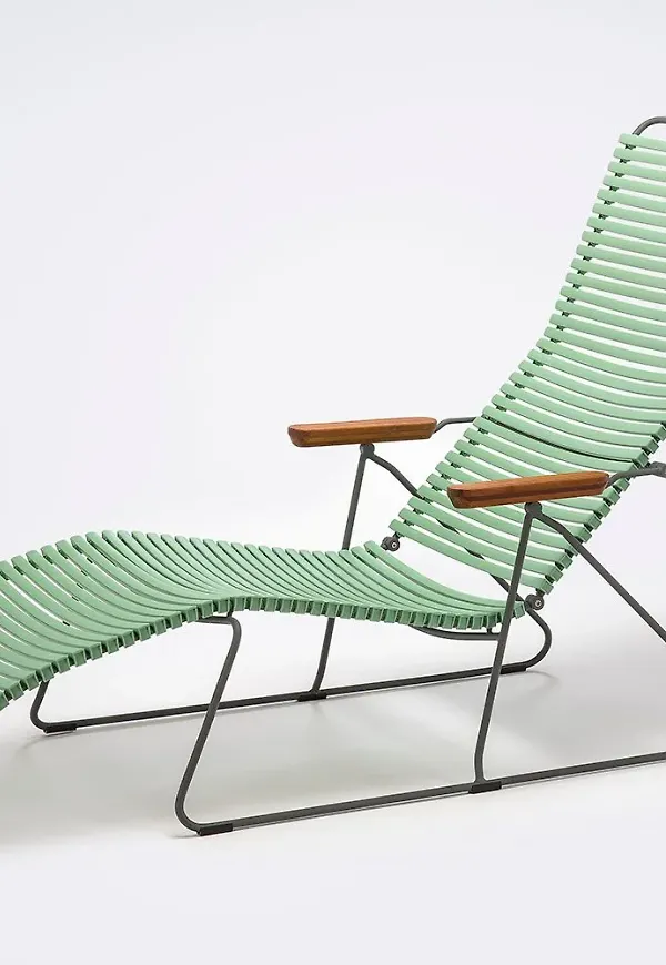 Riktigt fin karmstol i aluminium från Houe.