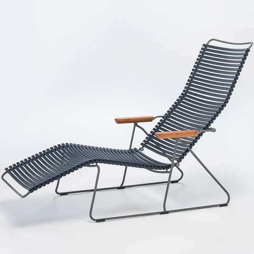 Stilriktig karmstol 2024 från Houe.