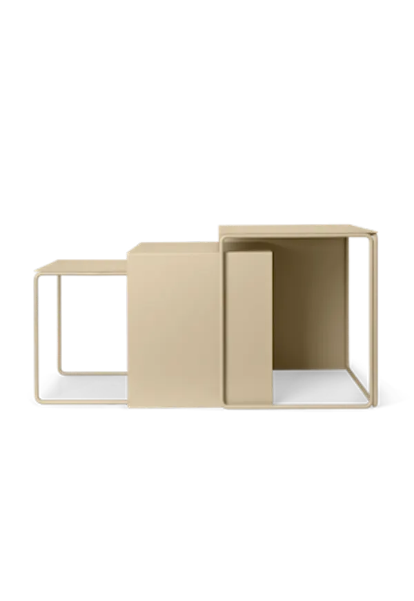 Vacker beige bord 2025 från FERM LIVING.