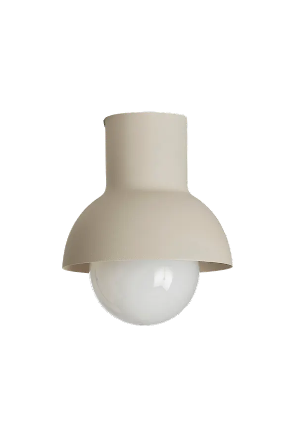 Beige taklampa som passar perfekt till sommaren 2025!