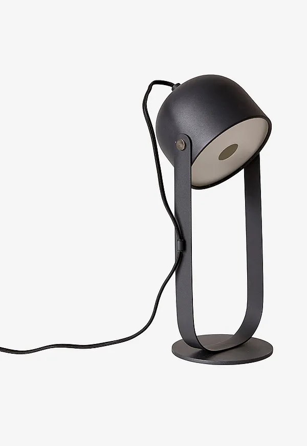 Svart CO Bankeryd-skrivbordslampa i modern modell.