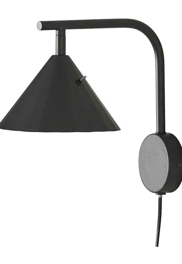 Otroligt snygg vägglampa i svart från CO Bankeryd.