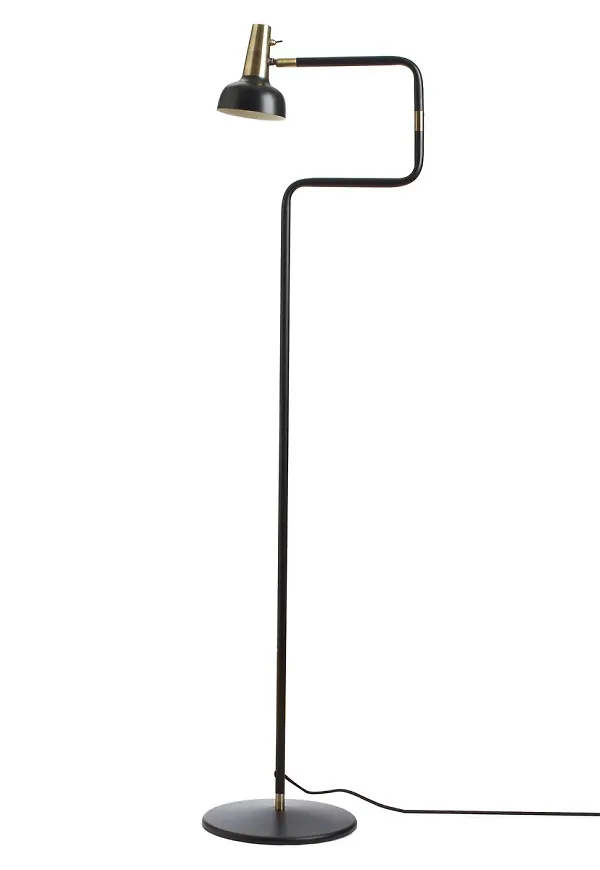 Fantastiskt fin svart lampa 2025 från CO Bankeryd.