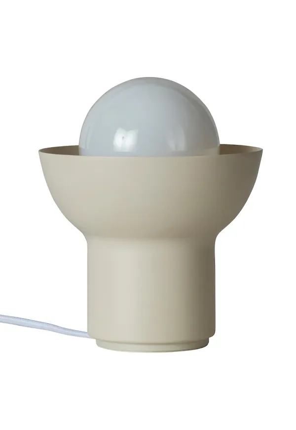 Smickrande lampa i beiget från CO Bankeryd.