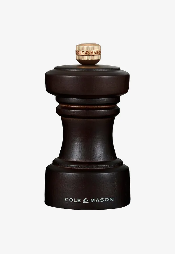 Riktigt snygg pepparkvarn i brunt från Cole & Mason.