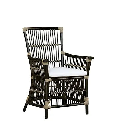 Jättefin Stol som passar bra vid många olika tillfällen.