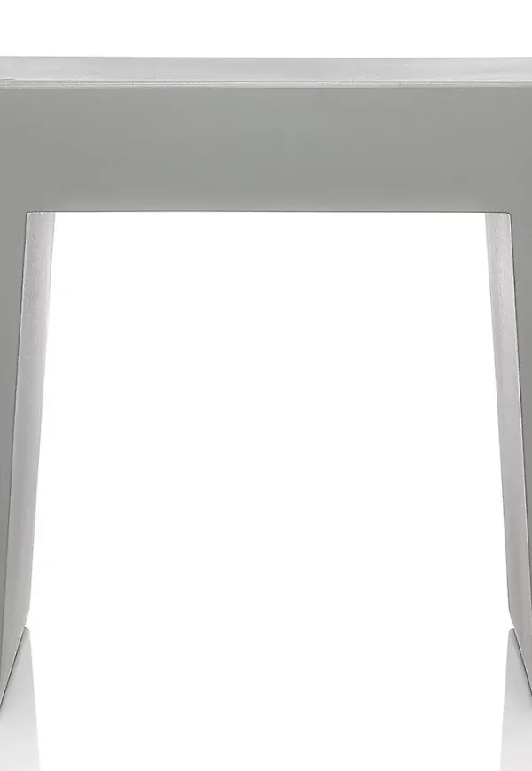 Moderiktig grå sidobord 2025 från Fatboy.