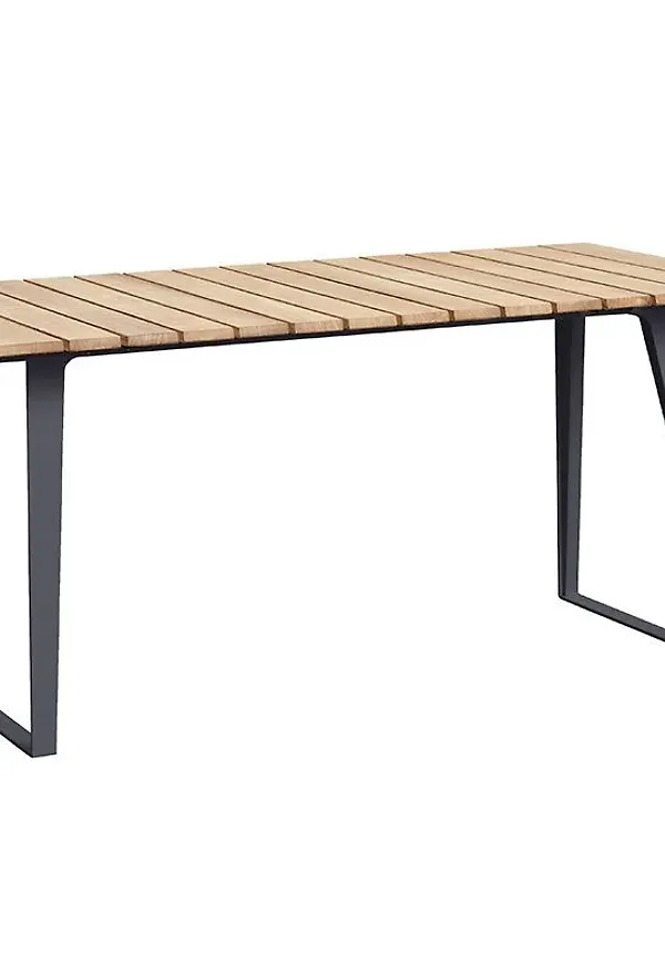 Riktigt snygg matbord i aluminium från Cane-Line.