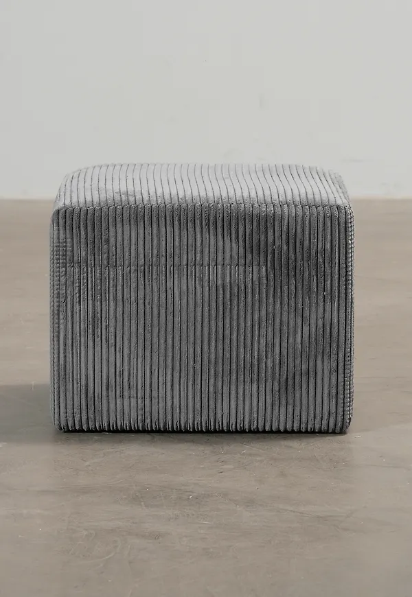 Mysig pall i grå färg gjord i manchester.