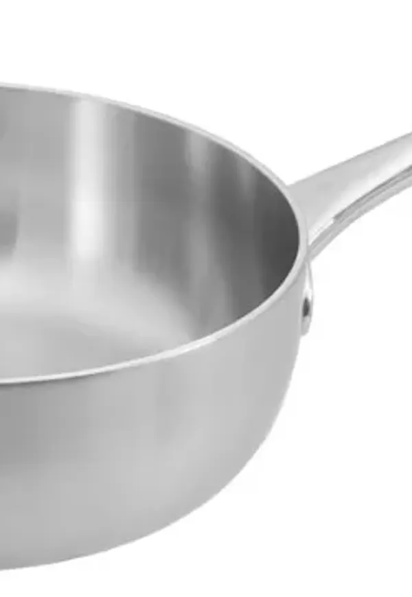 Otroligt fin sauteuse i silverfärgade från Culimat.
