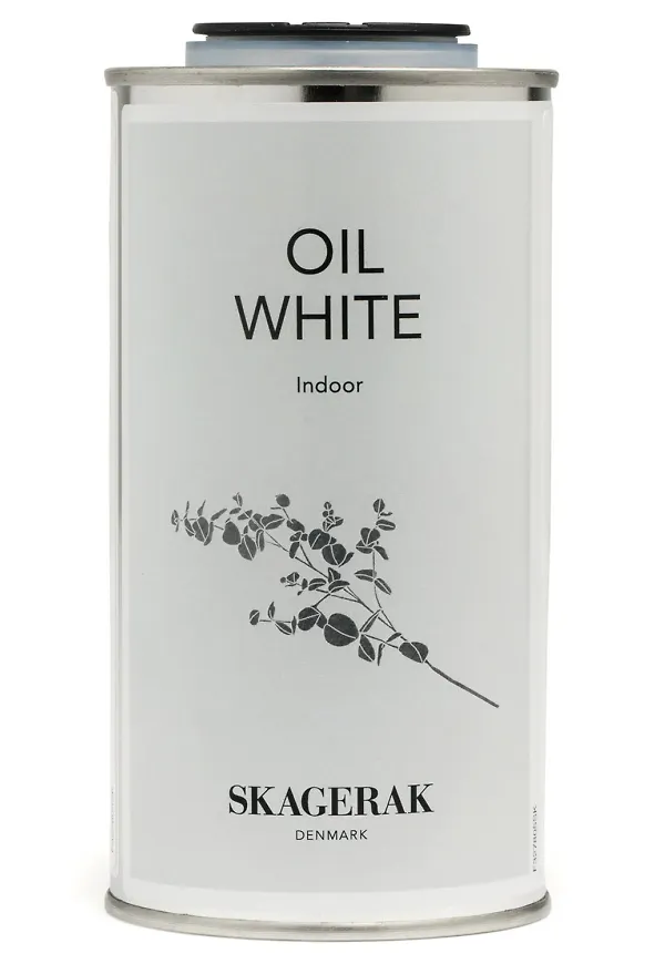 Supersnygg ekmöbel 2025 från Skagerak.