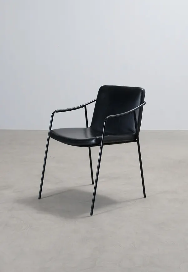 Mysig stol i svart från Dan-Form.