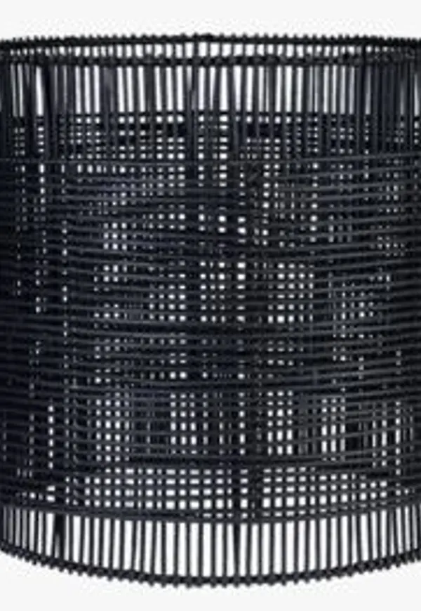 Vacker svart lampa 2025 från hemtex.