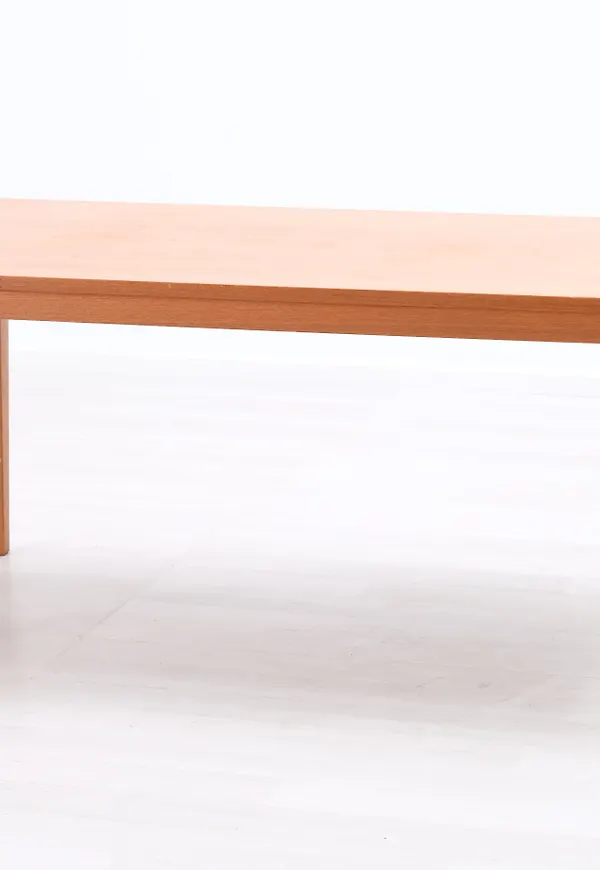 Stilriktig bord som passar bra vid många olika tillfällen.