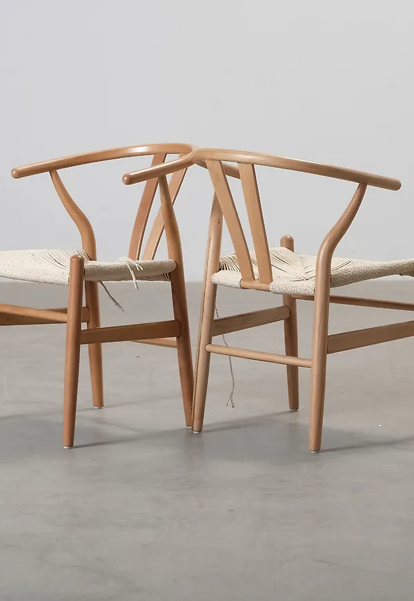 Matbordsstol som passar perfekt till våren 2026!