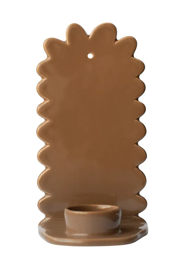 Brun DBKD-ljusstake i ikonisk modell.