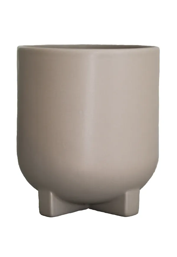 Beige kruka som passar perfekt till våren 2025!