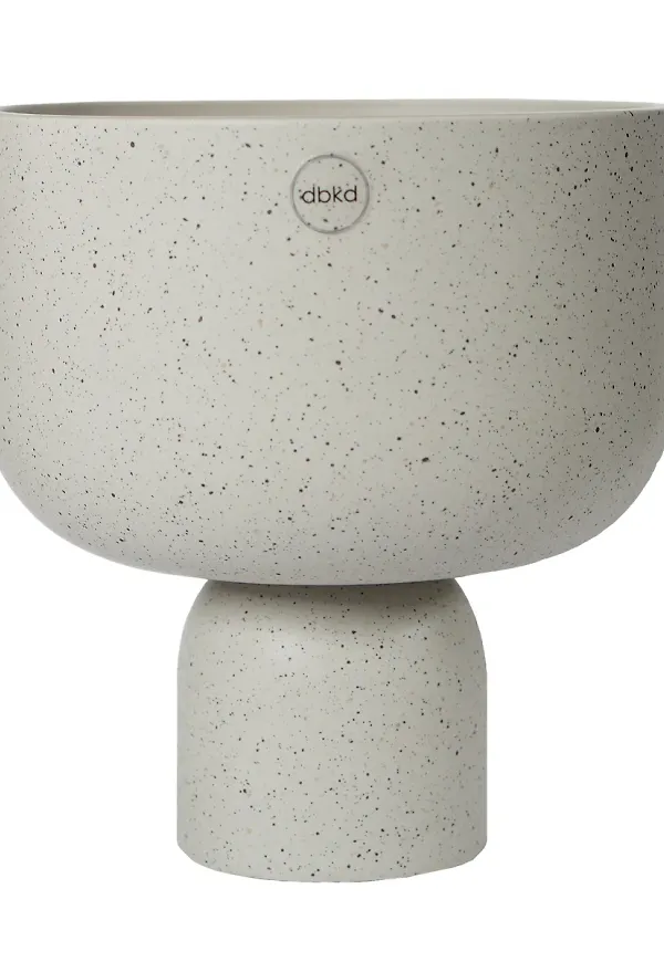 Beige kruka som passar perfekt till våren 2025!