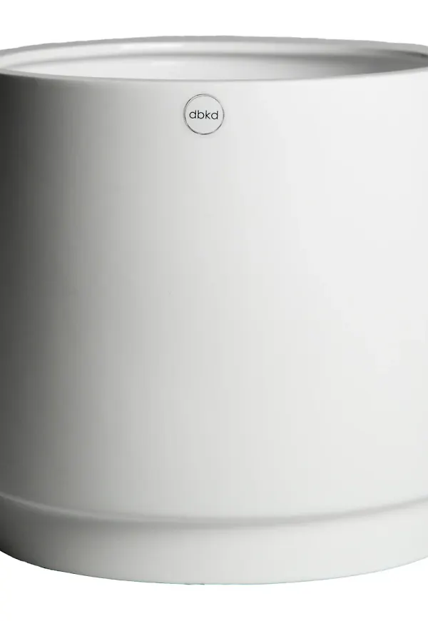 Vit kruka som passar perfekt till sommaren 2025!