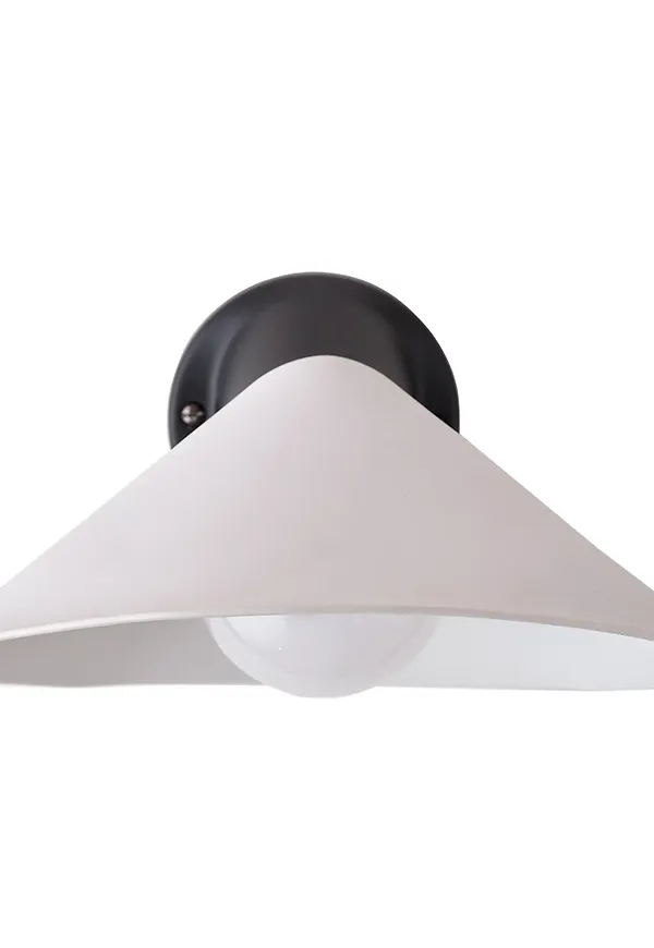 Modern badrumslampa 2026 från DCWéditions.