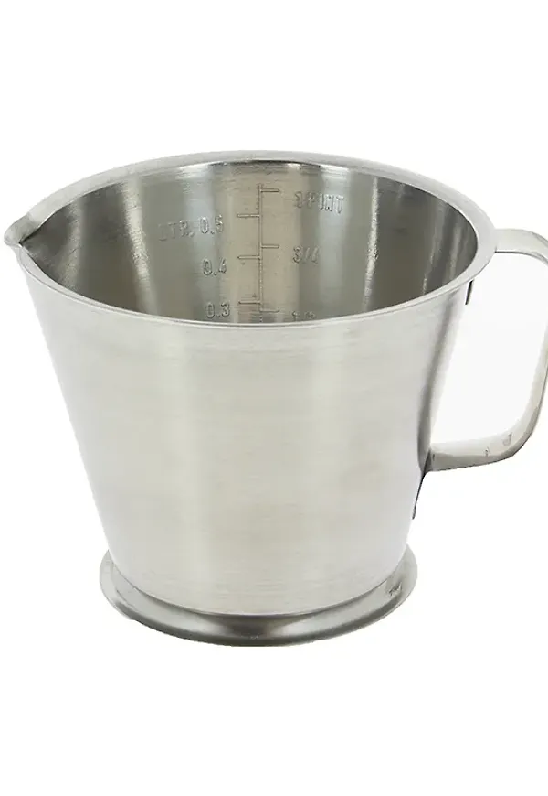 Silverfärgad De Buyer-kanna i klassisk modell.