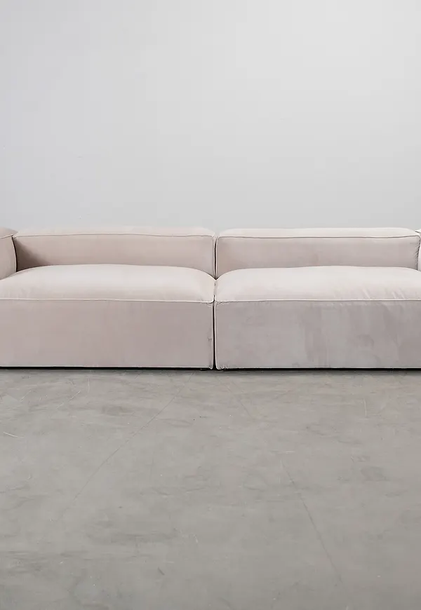 Fantastiskt snygg beige soffa 2026 från Decotique.