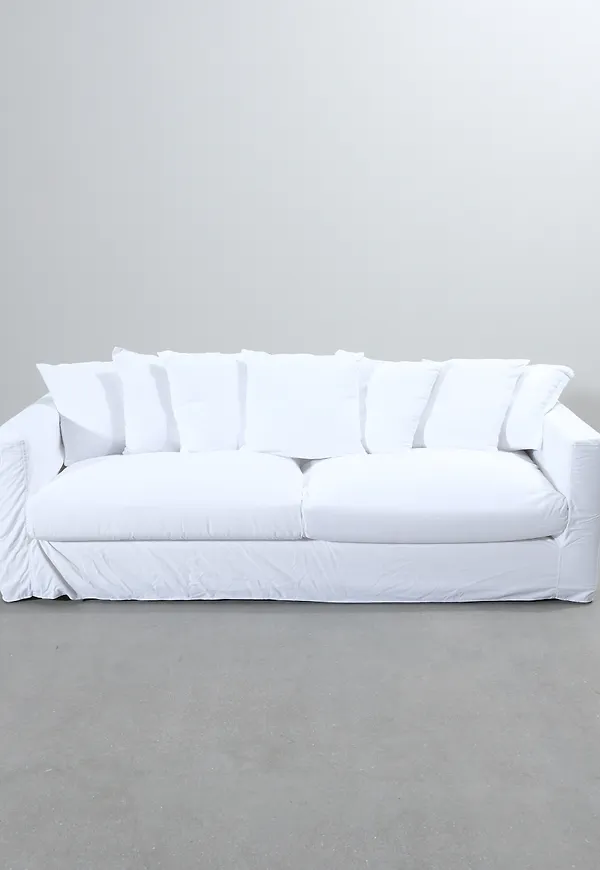 Superfin vit soffa 2025 från Decotique.