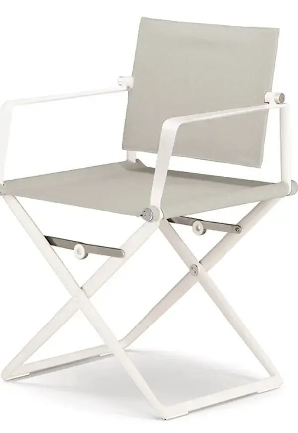 Komfortabel matstol i vit färg gjord i aluminium.