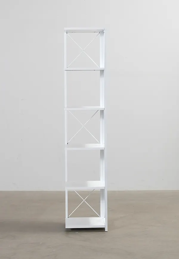 Smickrande Hylla som passar bra vid många olika tillfällen.