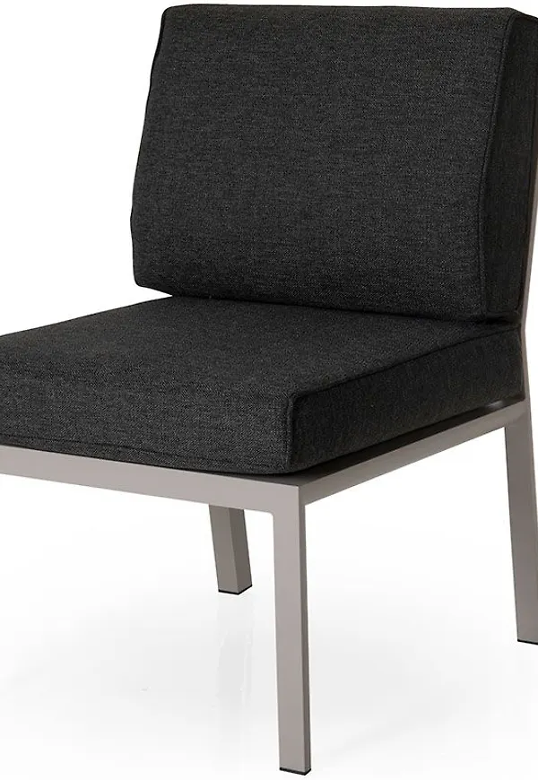 Cool Stol som passar bra vid många olika tillfällen.