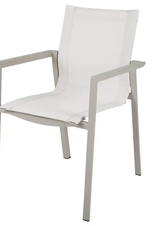 Fantastiskt snygg Stol som passar bra vid många olika tillfällen.