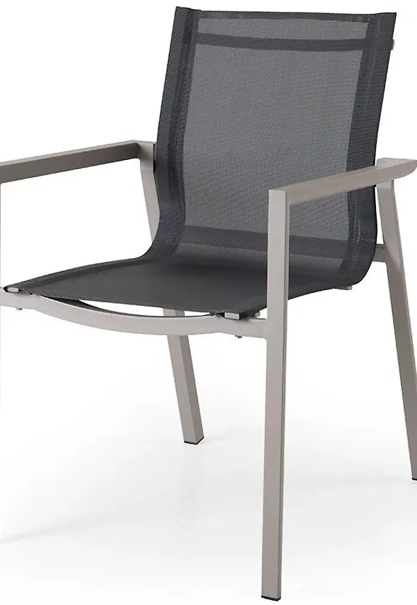 Superfin bord som passar bra vid många olika tillfällen.