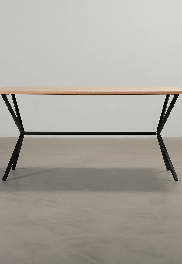 Riktigt snygg ekbord 2025 från Department.