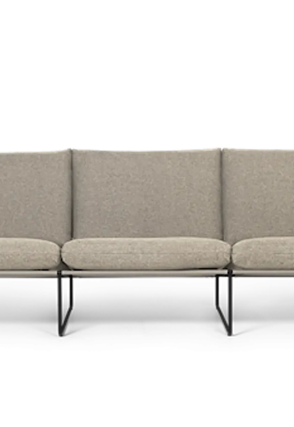 Stilren beige möbel 2025 från FERM LIVING.