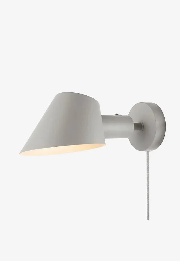Riktigt fin grå lampa 2025 från Design For The People.