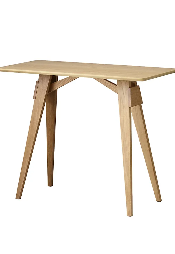 Fin ekbord 2025 från Design House Stockholm.