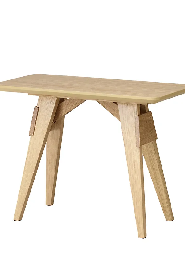 Klassisk bord 2025 från Design House Stockholm.