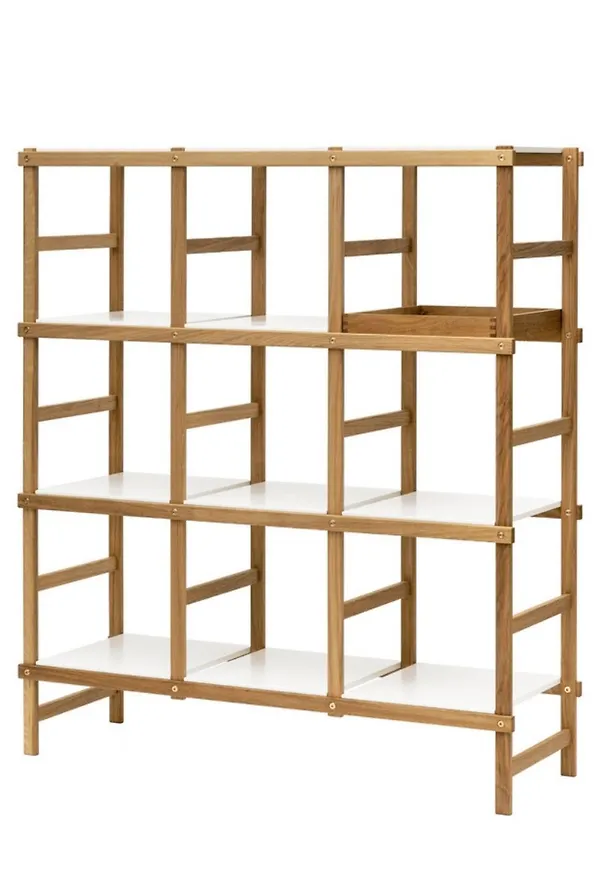 Snygg ekhylla 2025 från Design House Stockholm.