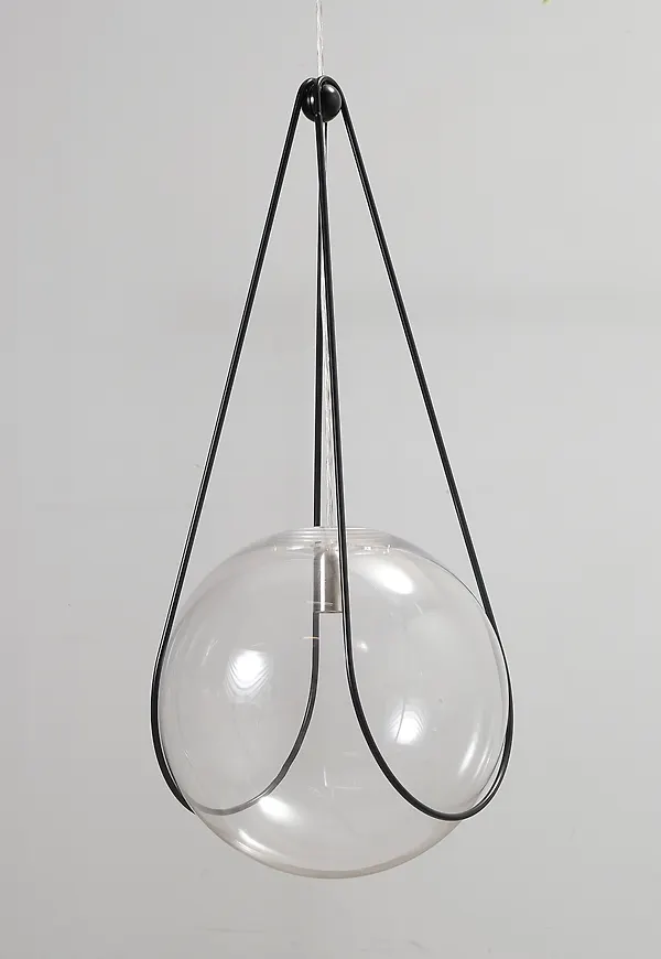 Stilriktig pendellampa 2024 från Design House Stockholm.