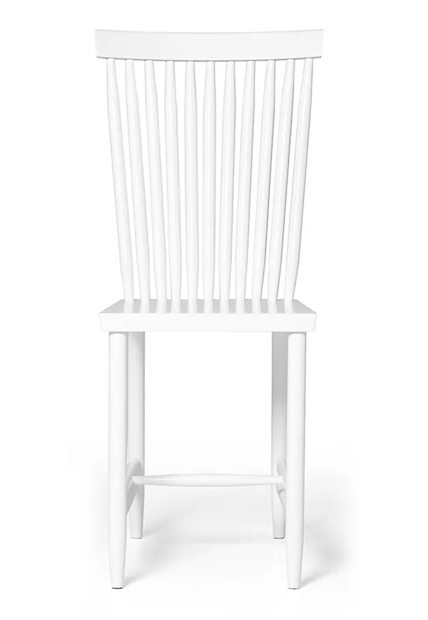 Vacker vit stol 2024 från Design House Stockholm.