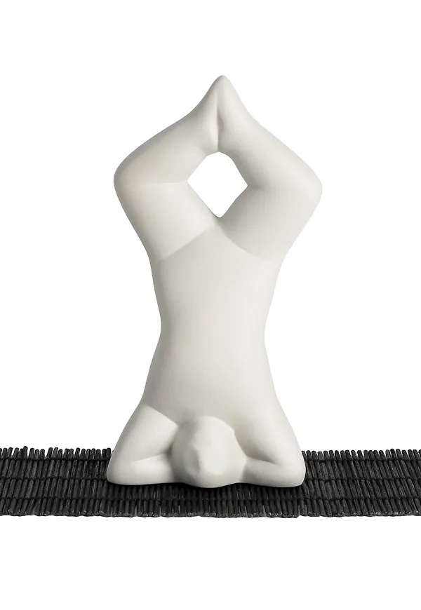 Grå Design House Stockholm-figur i snygg modell.