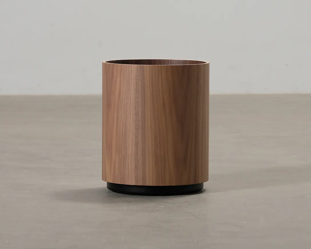 Mysig kontorsmöbel 2025 från Design Within Reach.